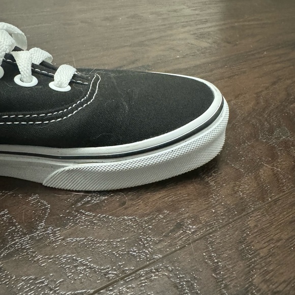 Vans Authentic Shoe. Size 7. Color Black. - Picture 6 of 15
